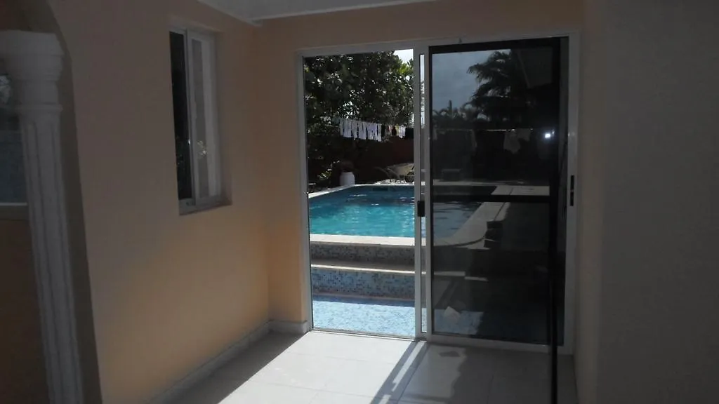 Salina Cerca Apartments Palm Beach