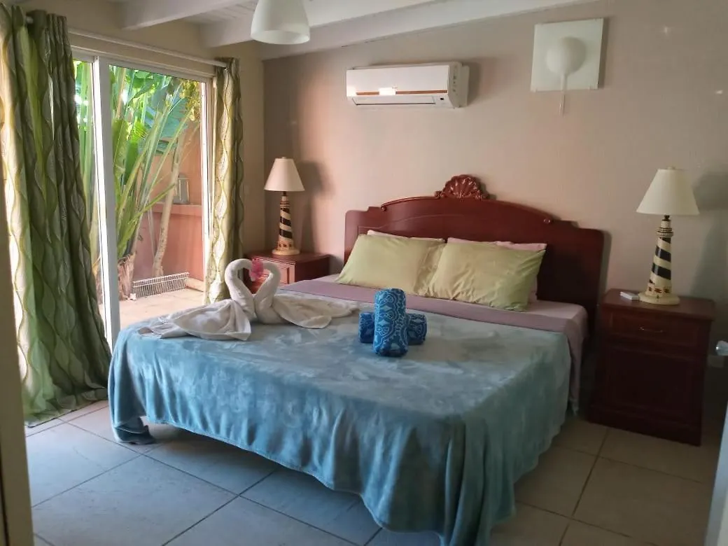 Salina Cerca Apartments Palm Beach